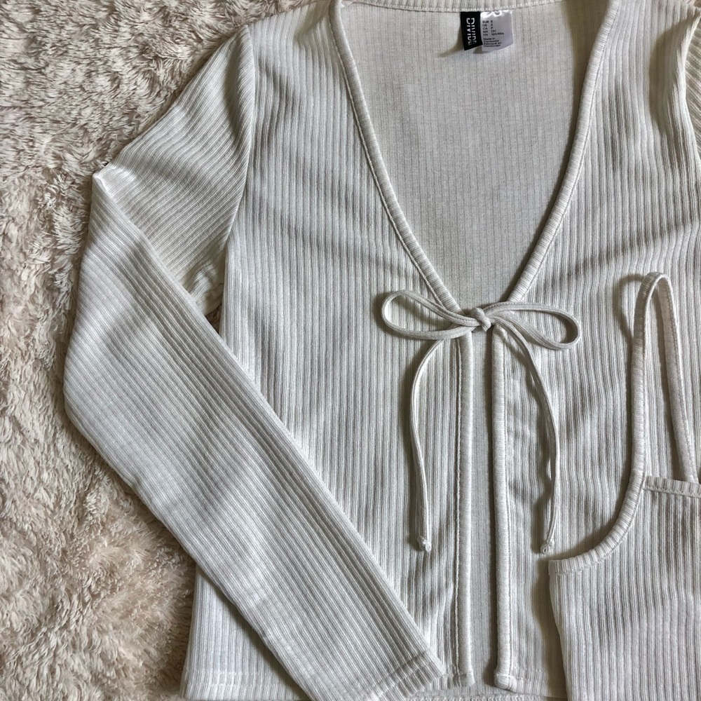 H&M Matching Two-Piece Top Set - Picture 3 of 9